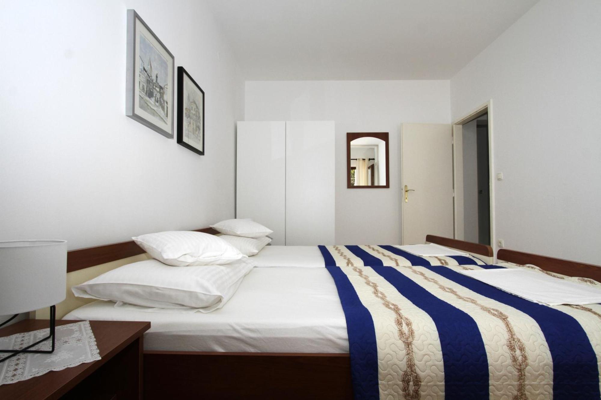 Apartments By The Sea Trogir - 11895 Chambre photo
